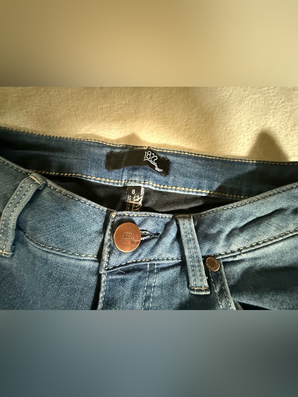 1822 Denim High-Rise Medium Blue Jeans